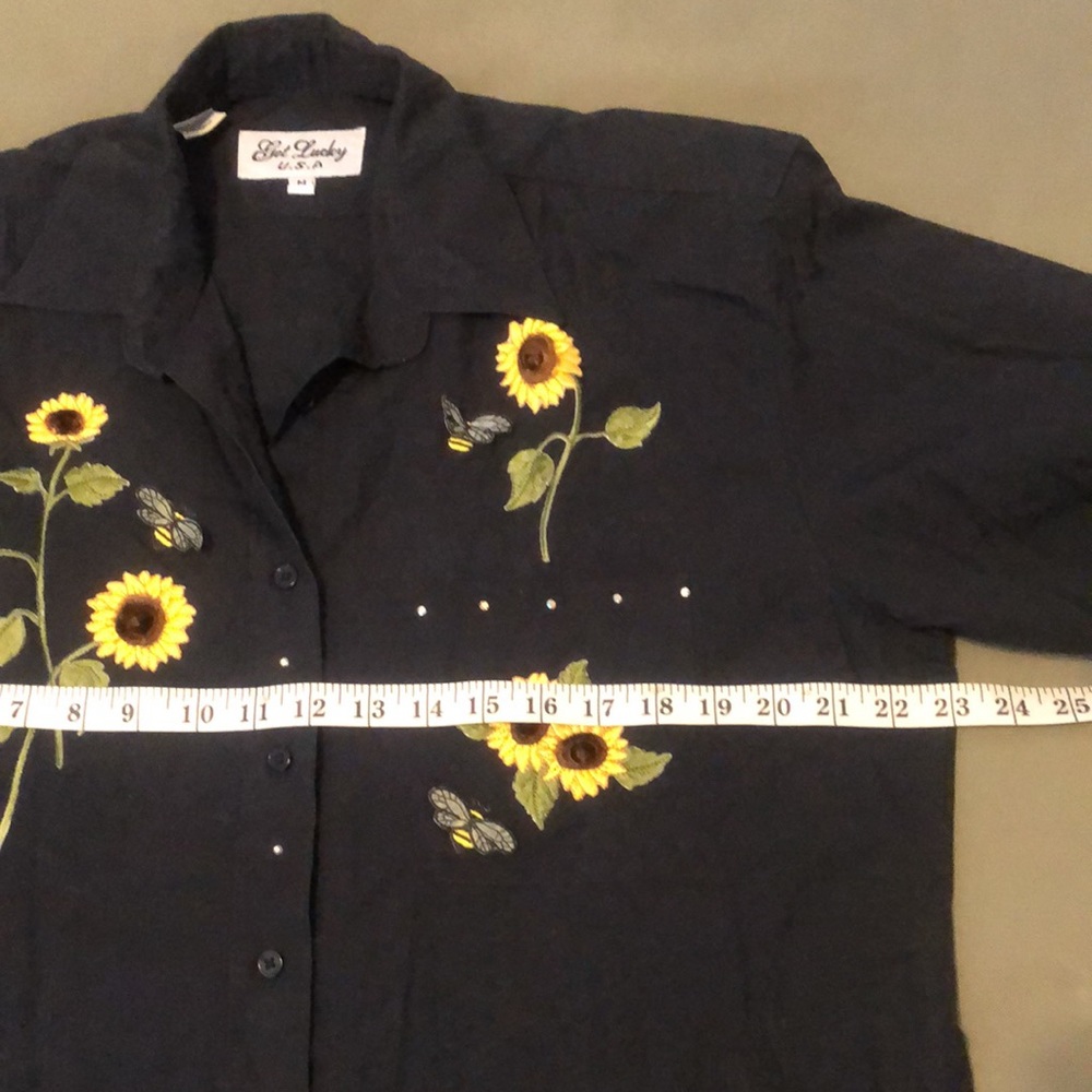 cute Get Lucky sunflowers & bees women’s M shirt - Picture 10 of 12